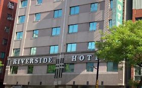 Riverside Hotel